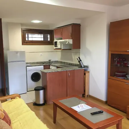 C17 - Edif Aigualluts - Villmor アパート セルレル