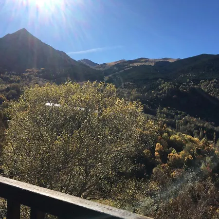 C17 - Edif Aigualluts - Villmor アパート セルレル